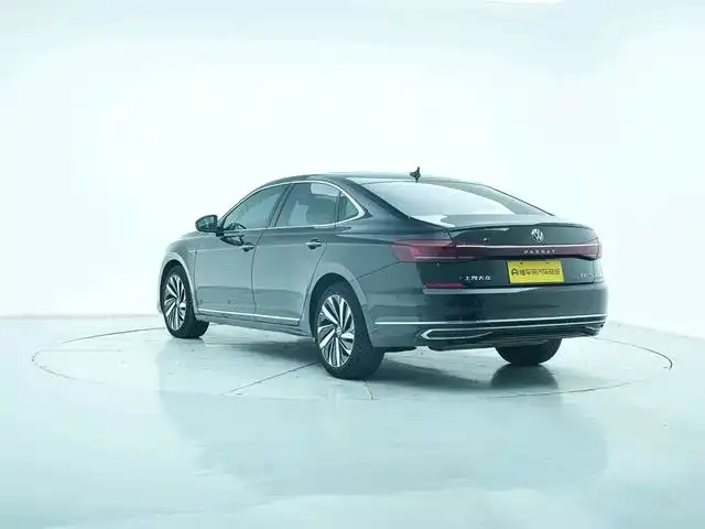 Volkswagen Passat — фото 6