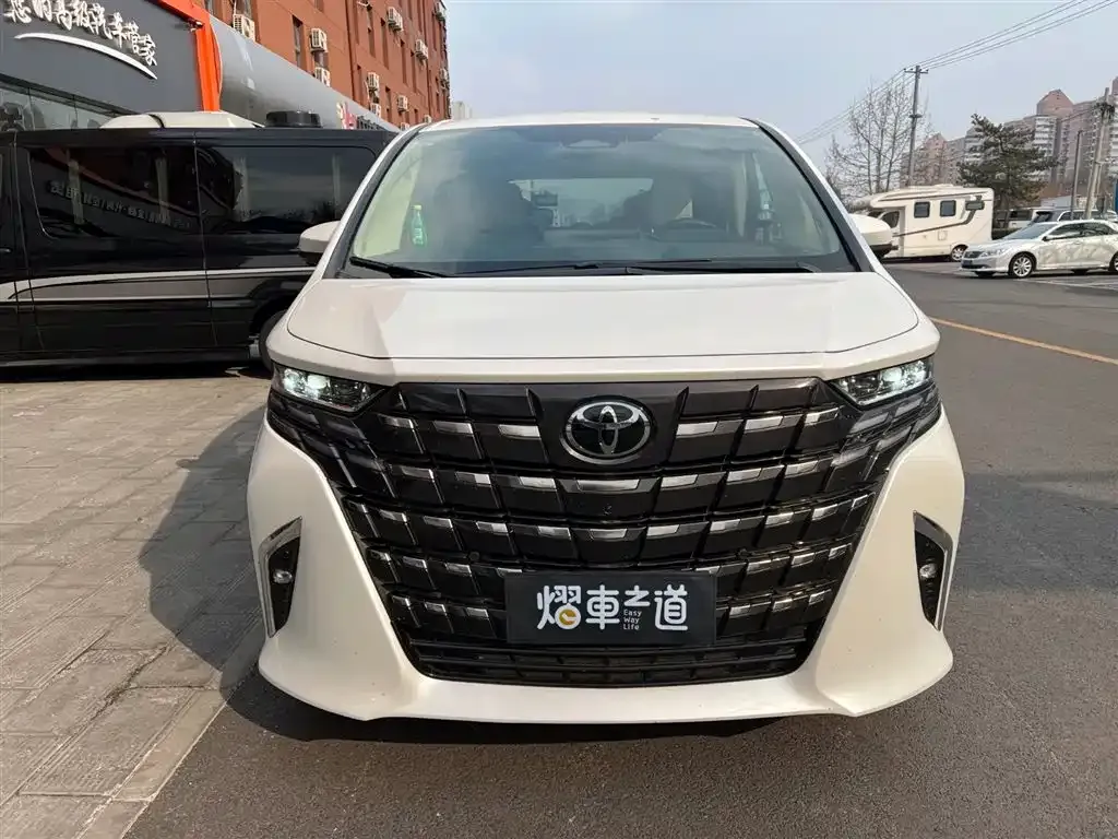 Toyota Alphard 2023 из CN, фото 9