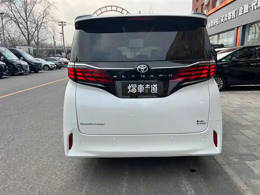 Toyota Alphard 2023 из CN, фото 10