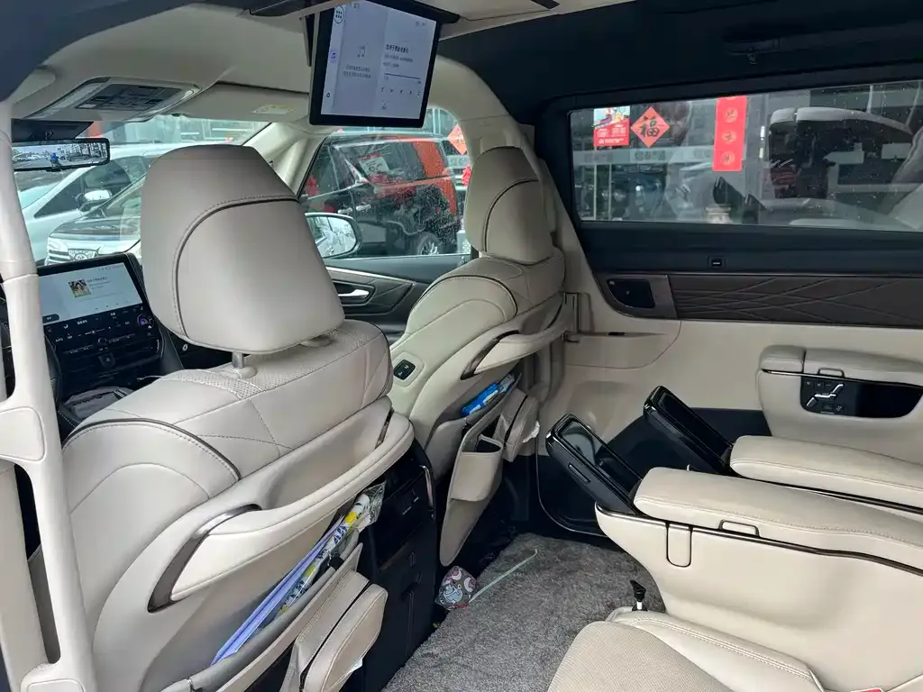 Toyota Alphard 2023 из CN, фото 8