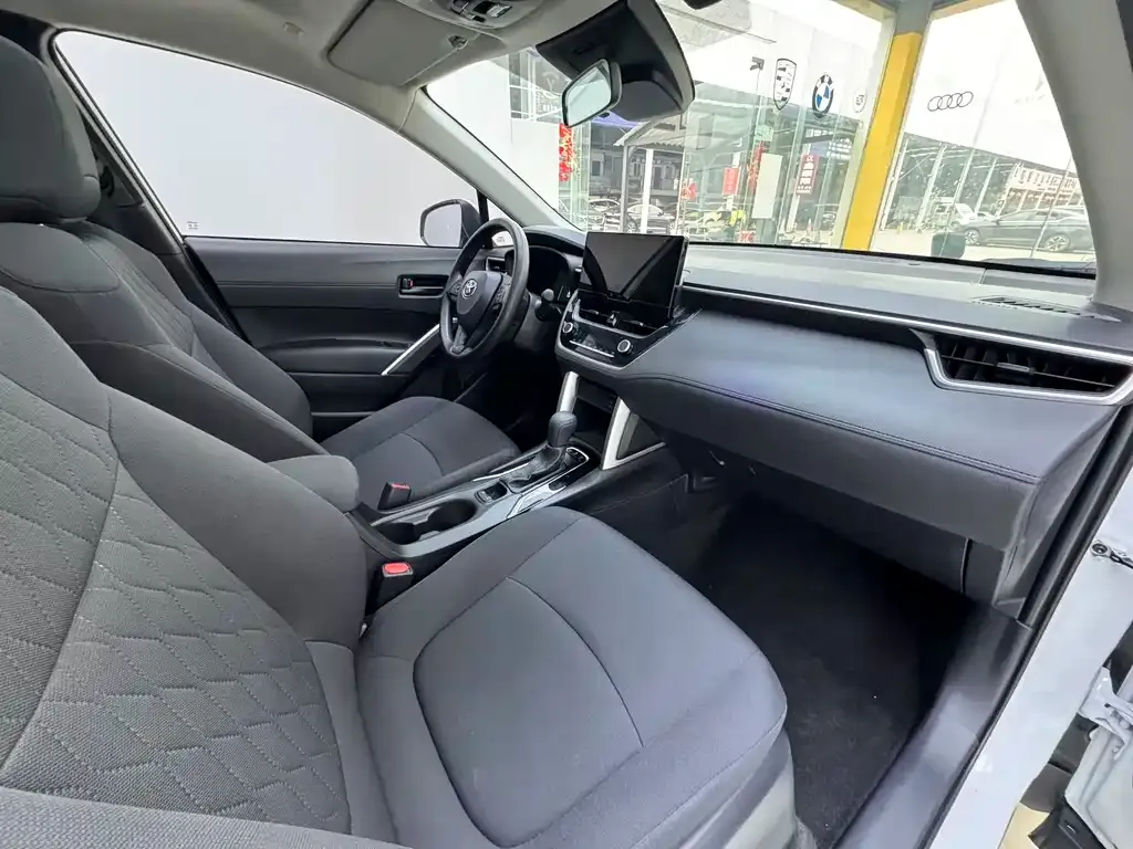 Toyota Corolla Cross 2024 из CN, фото 4
