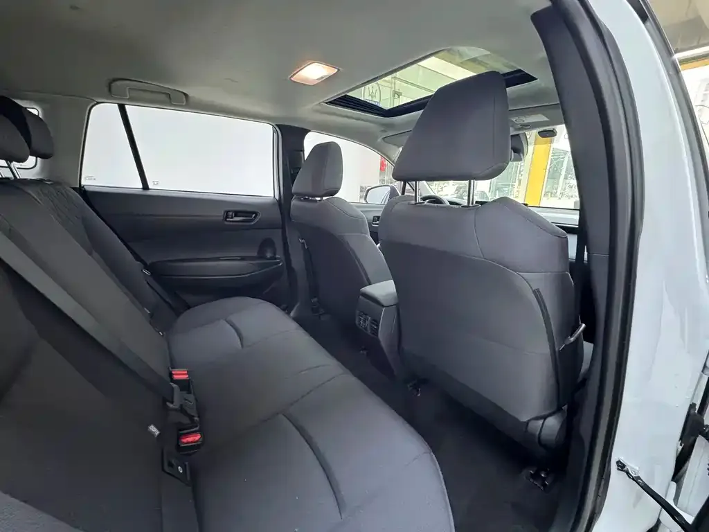 Toyota Corolla Cross 2024 из CN, фото 6