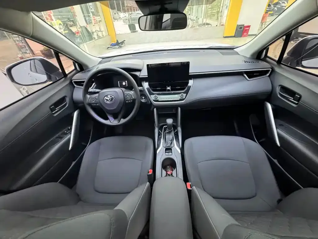 Toyota Corolla Cross 2024 из CN, фото 2