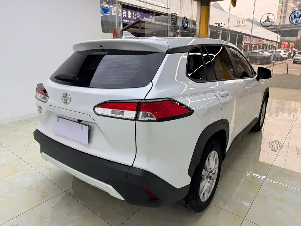 Toyota Corolla Cross 2024 из CN, фото 9