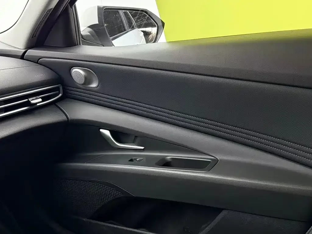 Hyundai Elantra 2023 из CN, фото 10