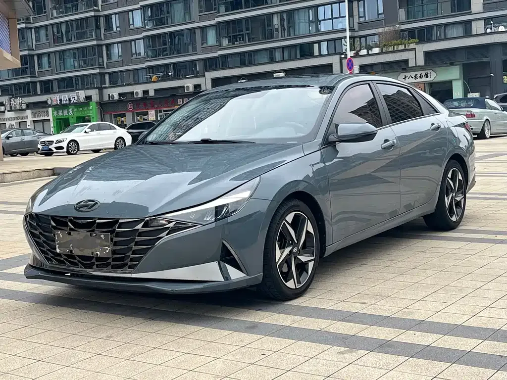 Hyundai Elantra