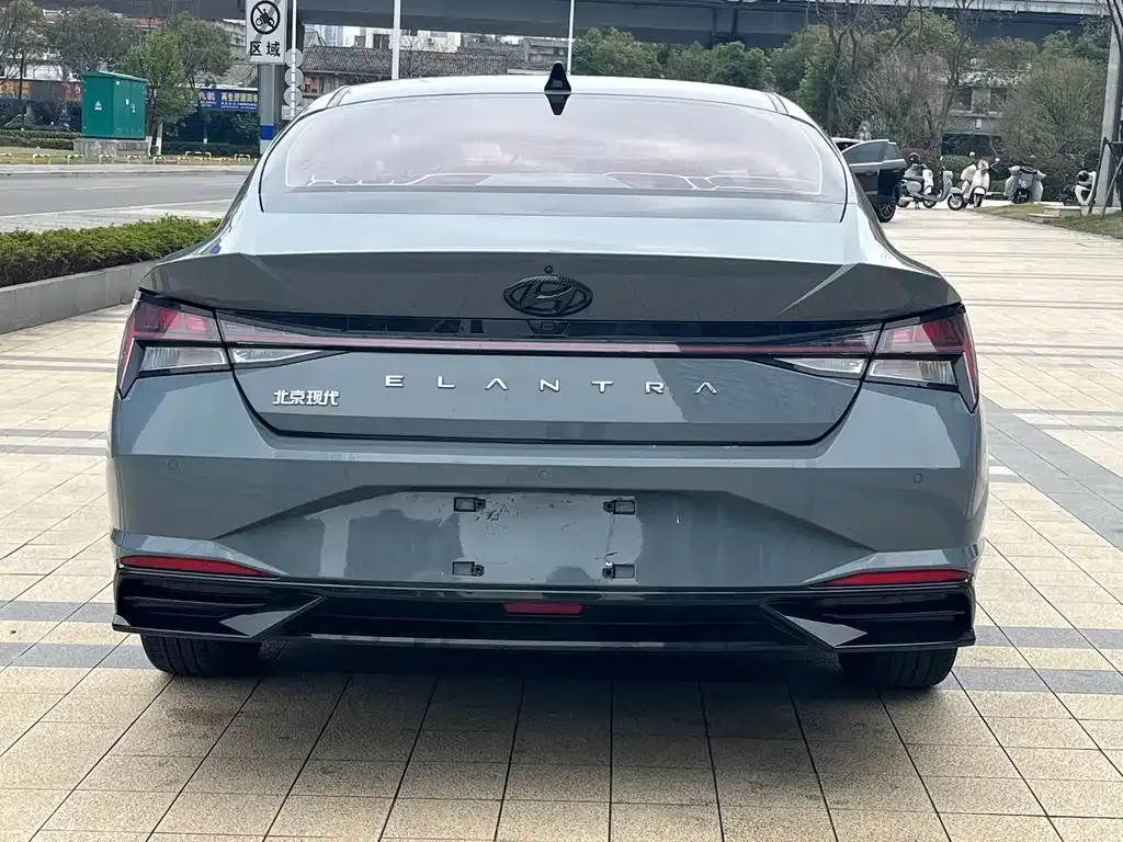 Hyundai Elantra — фото 4
