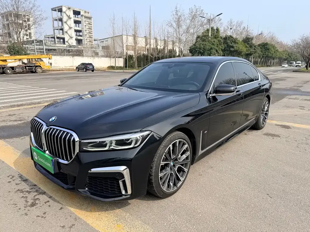 BMW 7 Series — фото 1