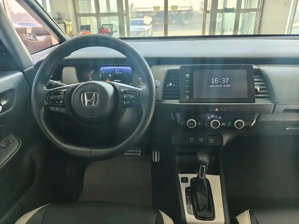 Honda Fit — фото 10