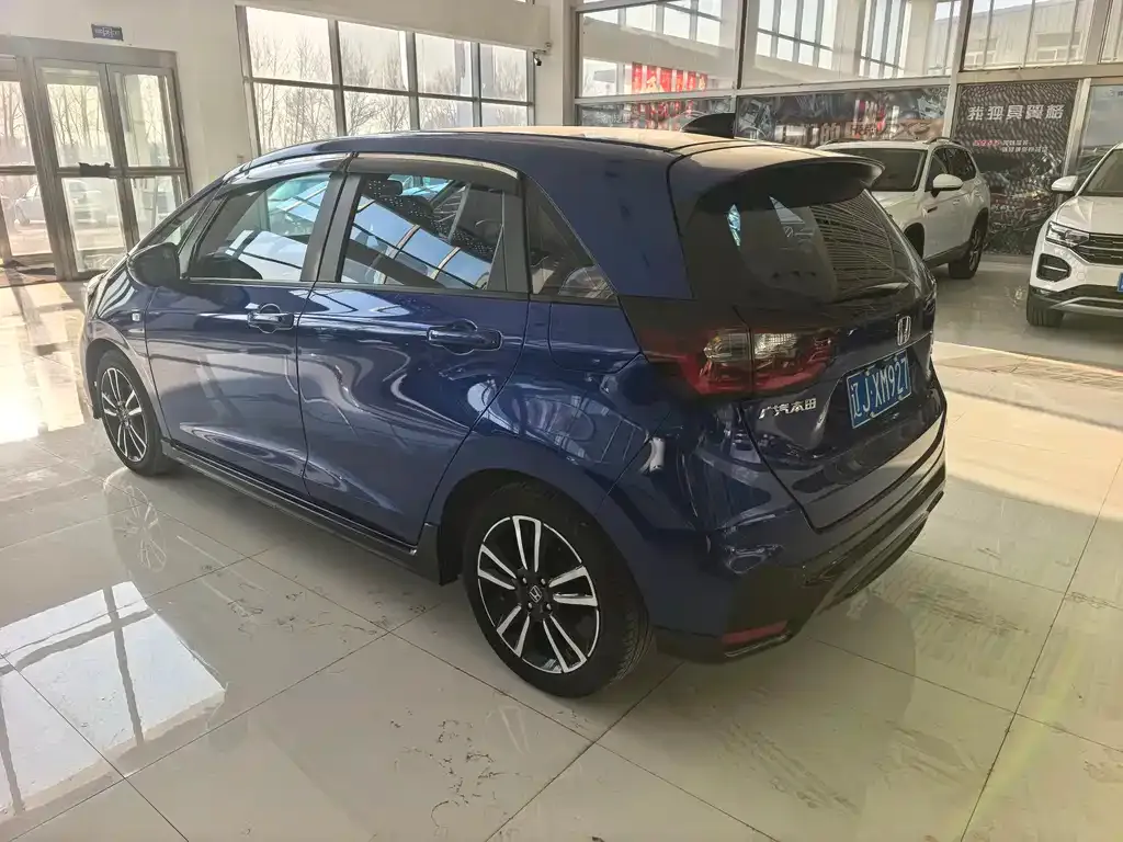 Honda Fit — фото 9