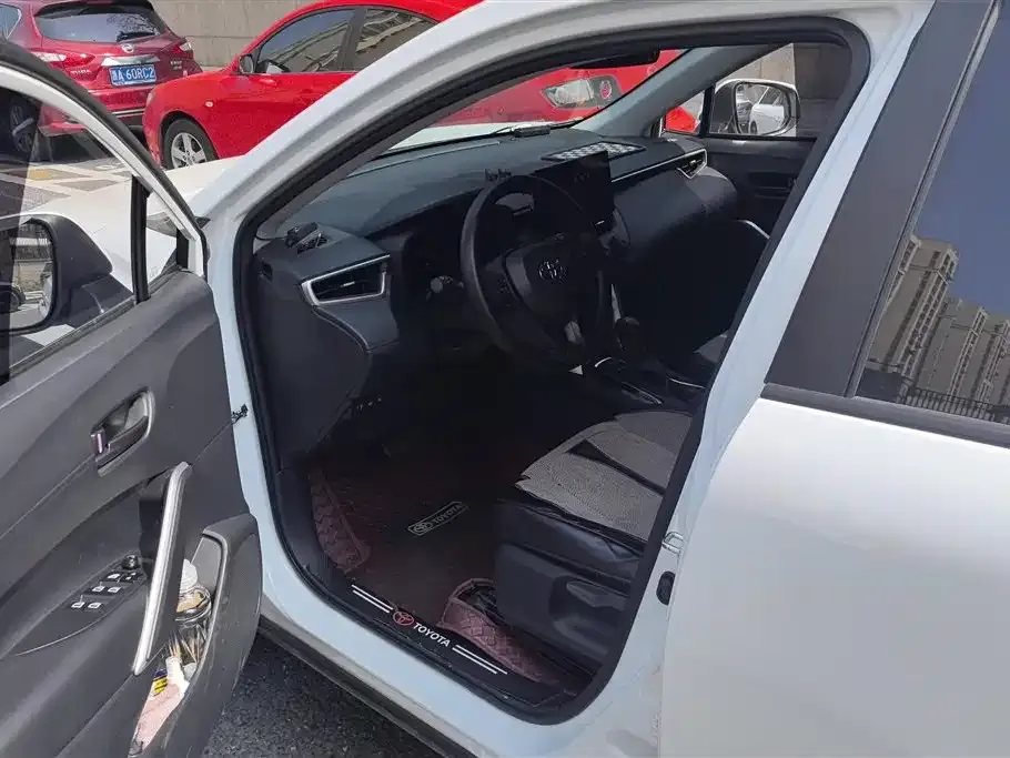 Toyota Corolla Cross 2023 из CN, фото 3