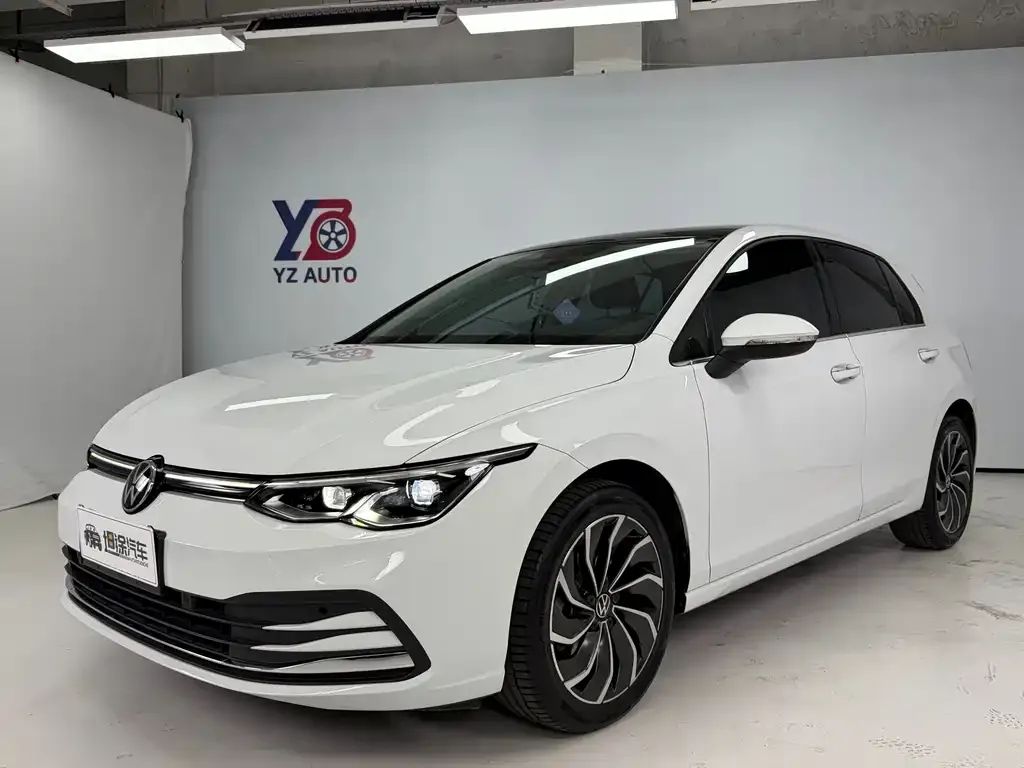 Volkswagen Golf 2023 из CN, фото 1