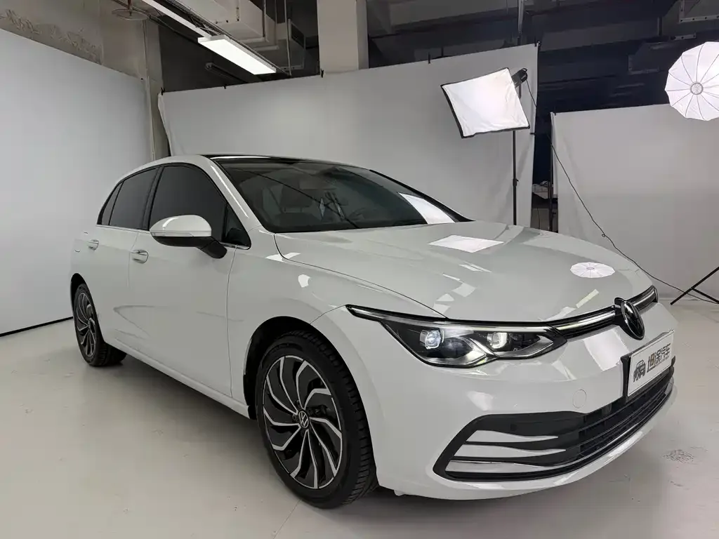 Volkswagen Golf 2023 из CN, фото 9