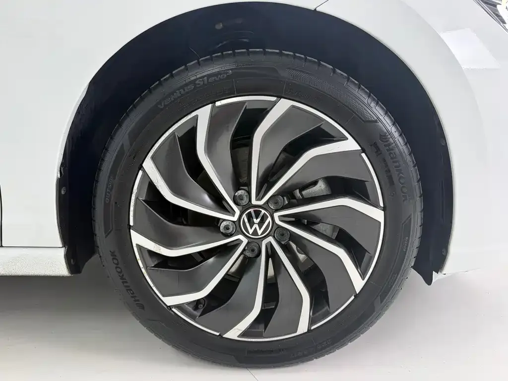 Volkswagen Golf 2023 из CN, фото 3