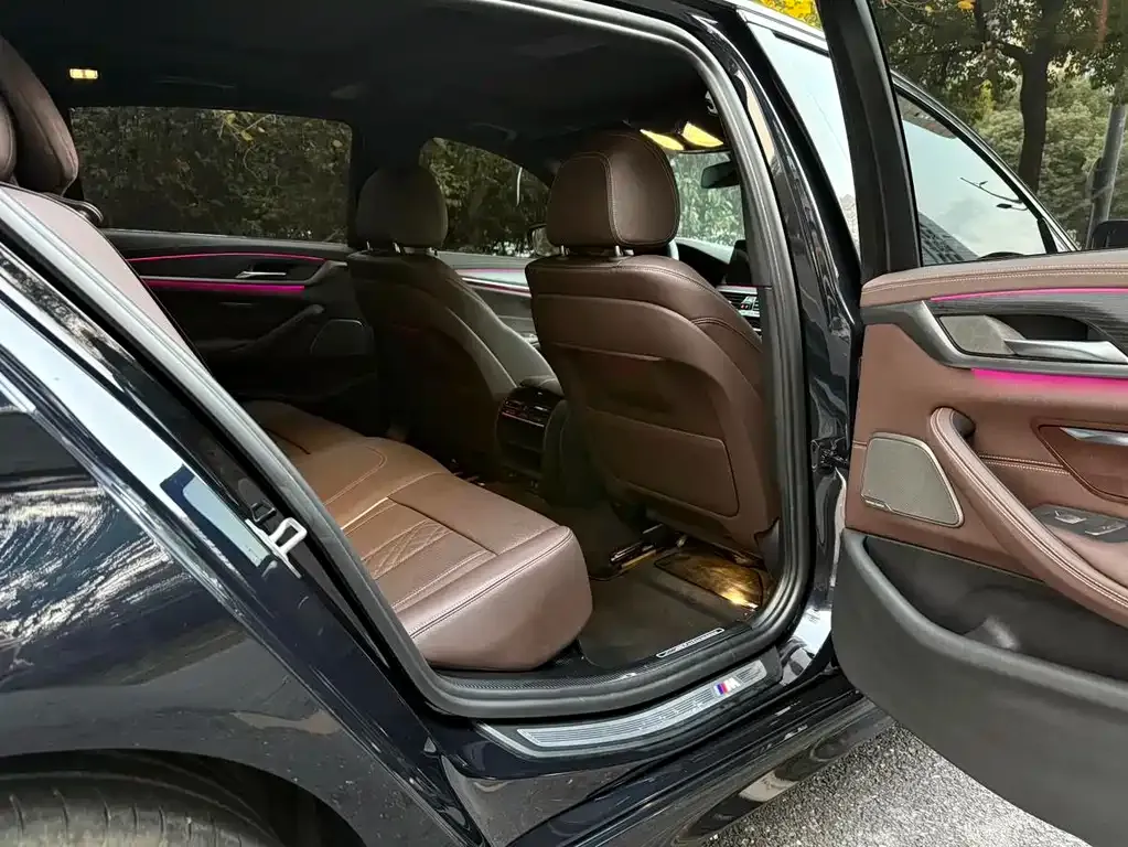 BMW 5 Series 2022 из CN, фото 2