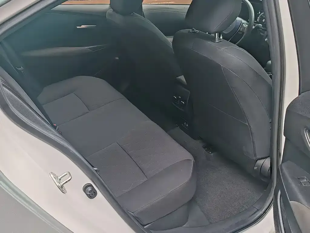 Toyota Corolla 2023 из CN, фото 3