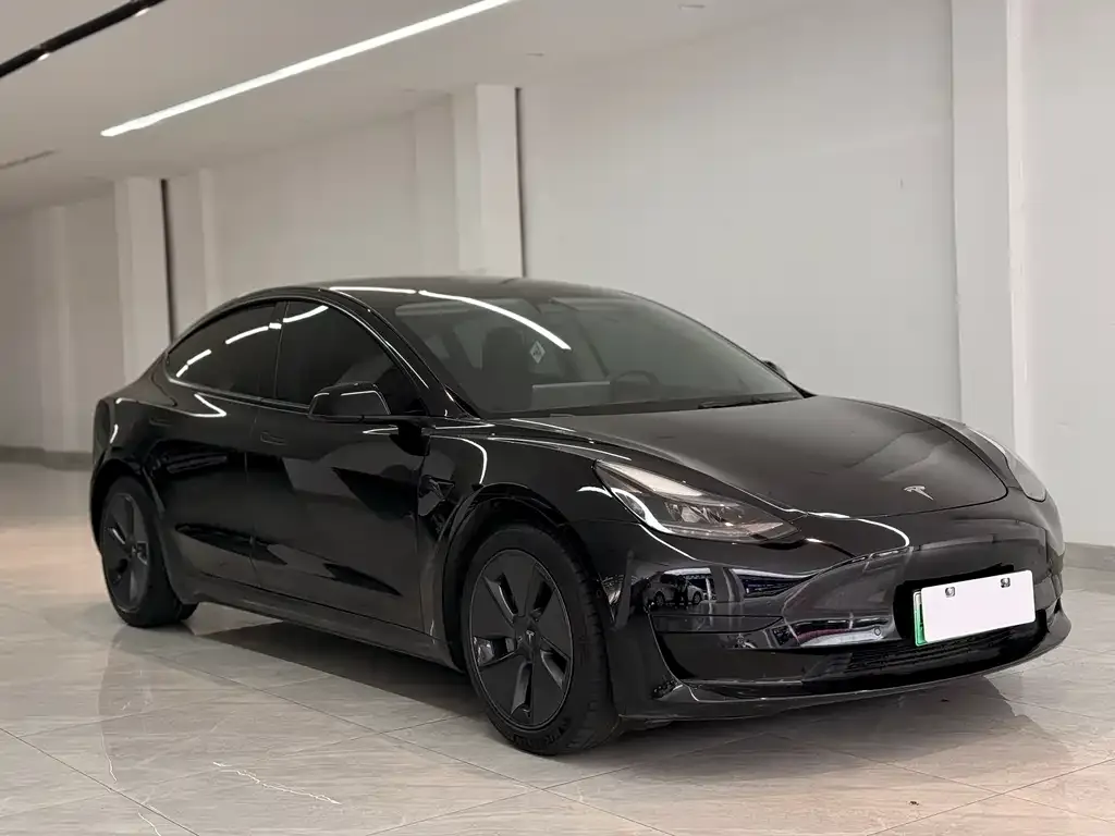 Tesla Model 3 — фото 3