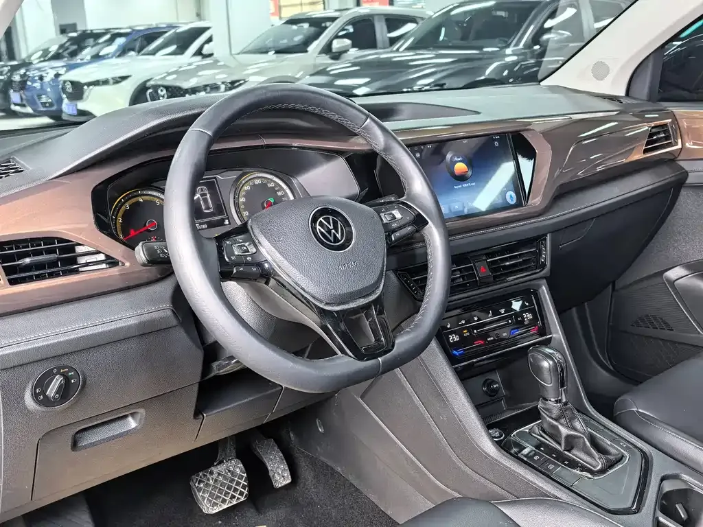 Volkswagen Tharu — фото 8