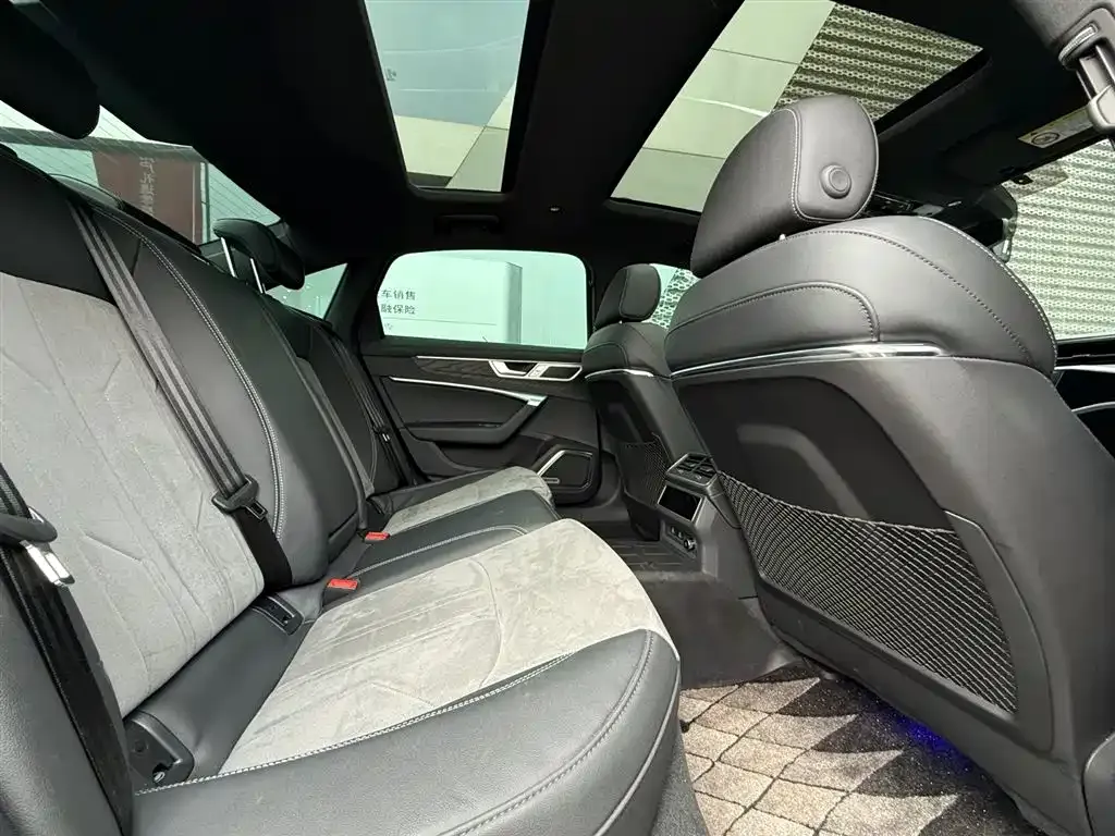 Audi A6L 2024 из CN, фото 6