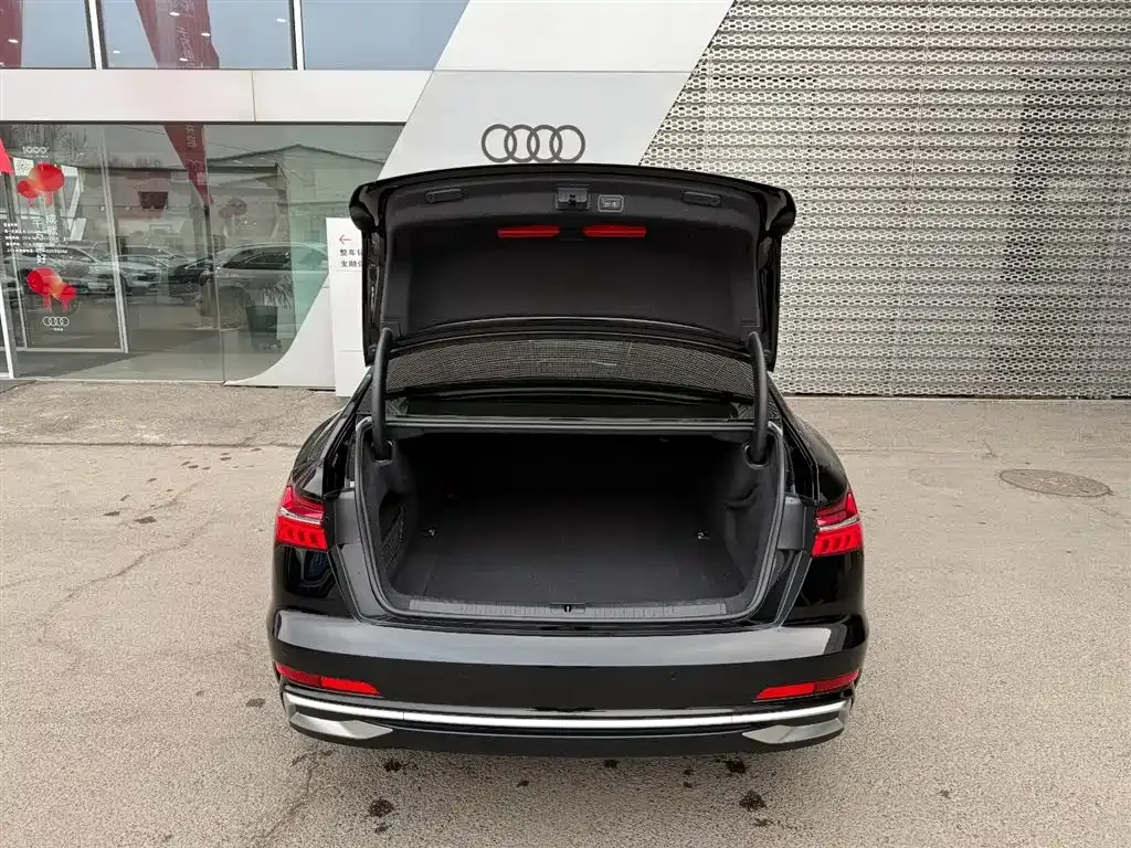 Audi A6L 2024 из CN, фото 9