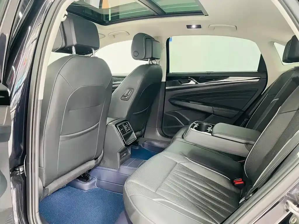 Volkswagen Passat — фото 5