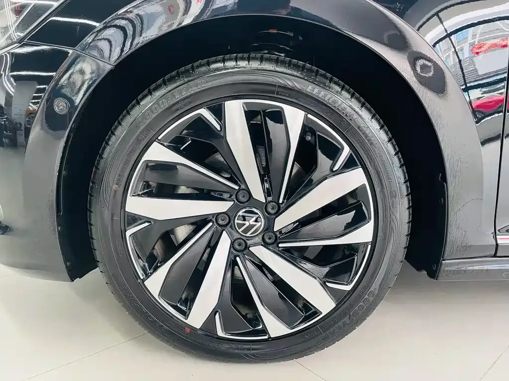 Volkswagen Passat — фото 6