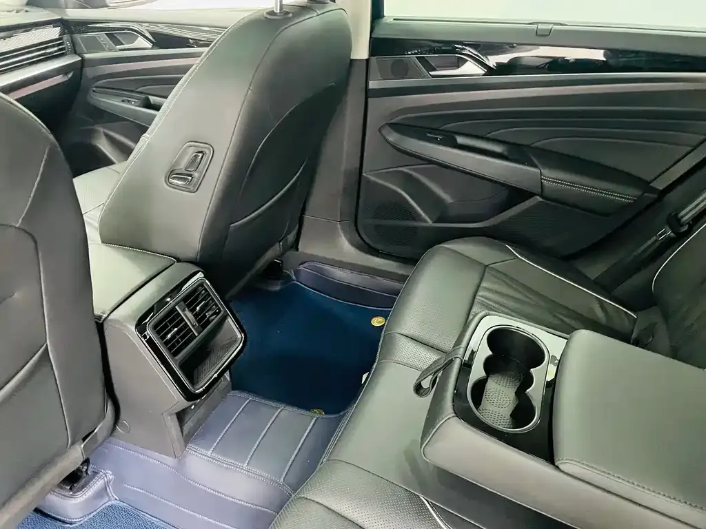 Volkswagen Passat — фото 3