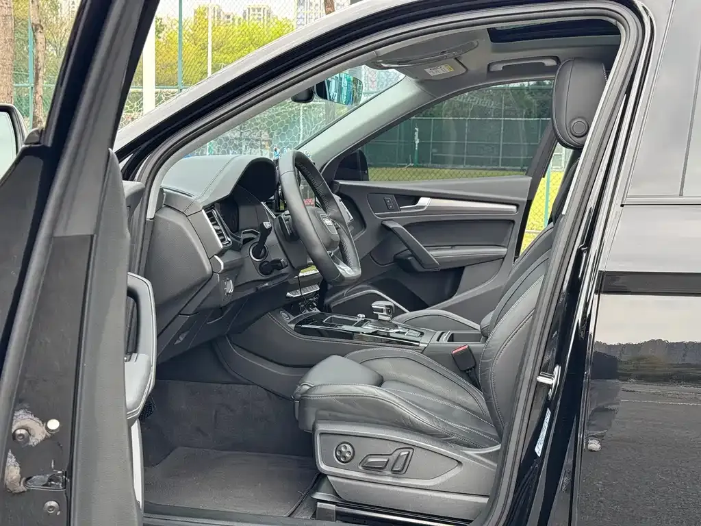 Audi Q5L 2022 из CN, фото 5