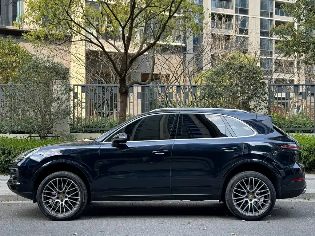 Porsche Cayenne — фото 2