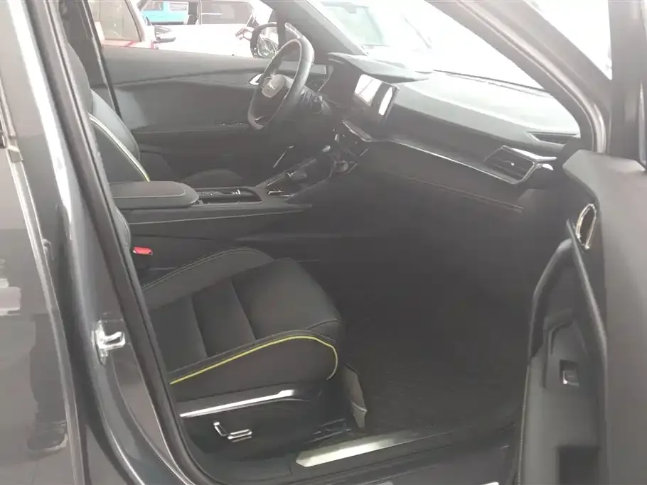 Lynk & Co 06 2023 из CN, фото 5