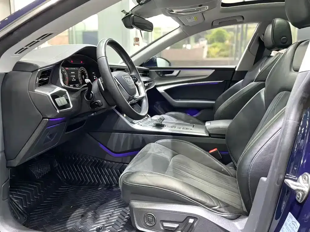 Audi A7L 2022 из CN, фото 6