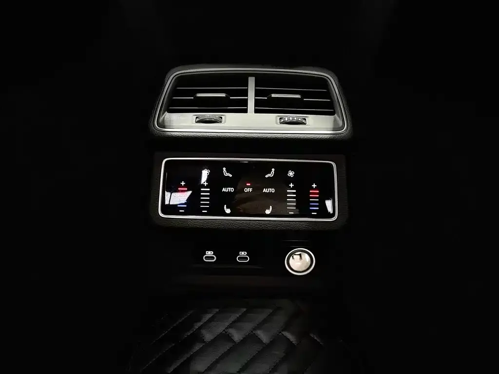 Audi A7L 2022 из CN, фото 2