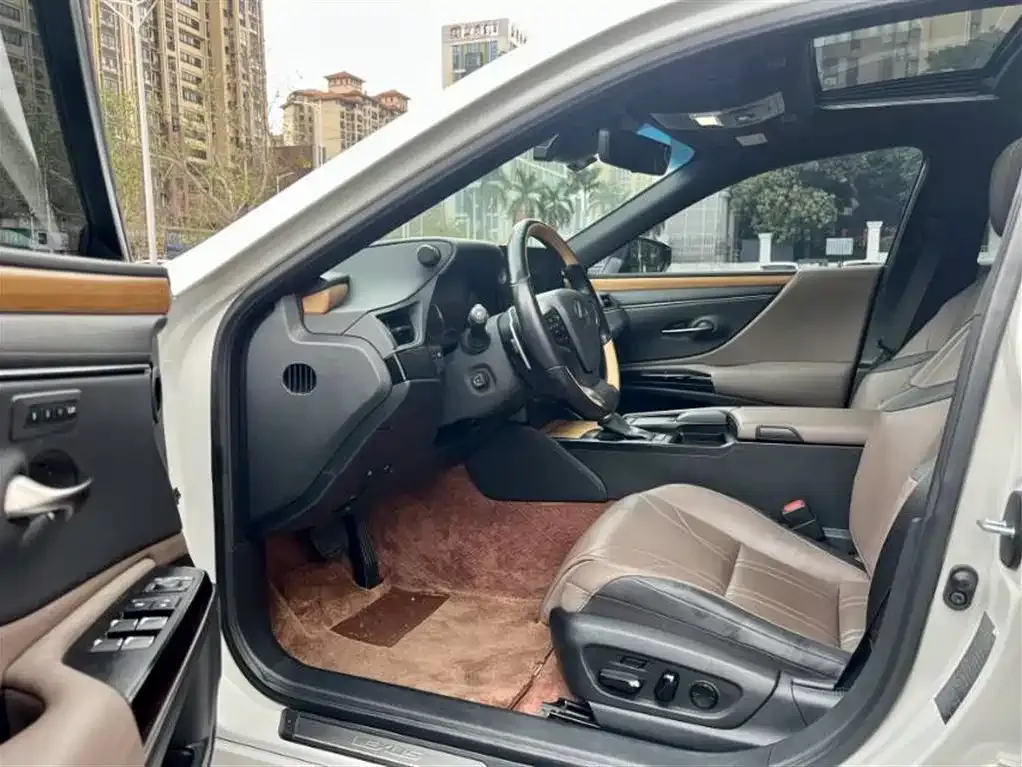 Lexus ES 2021 из CN, фото 8