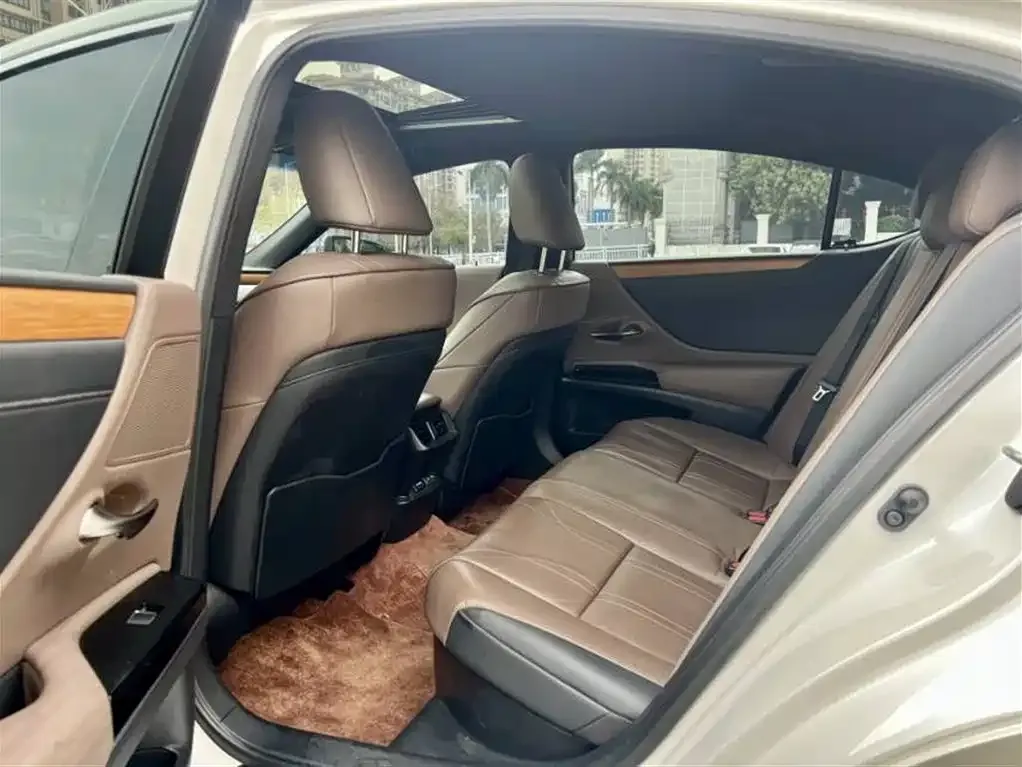 Lexus ES 2021 из CN, фото 9