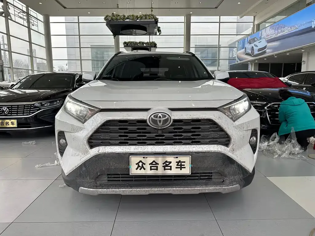 Toyota RAV4 2022 из CN, фото 1