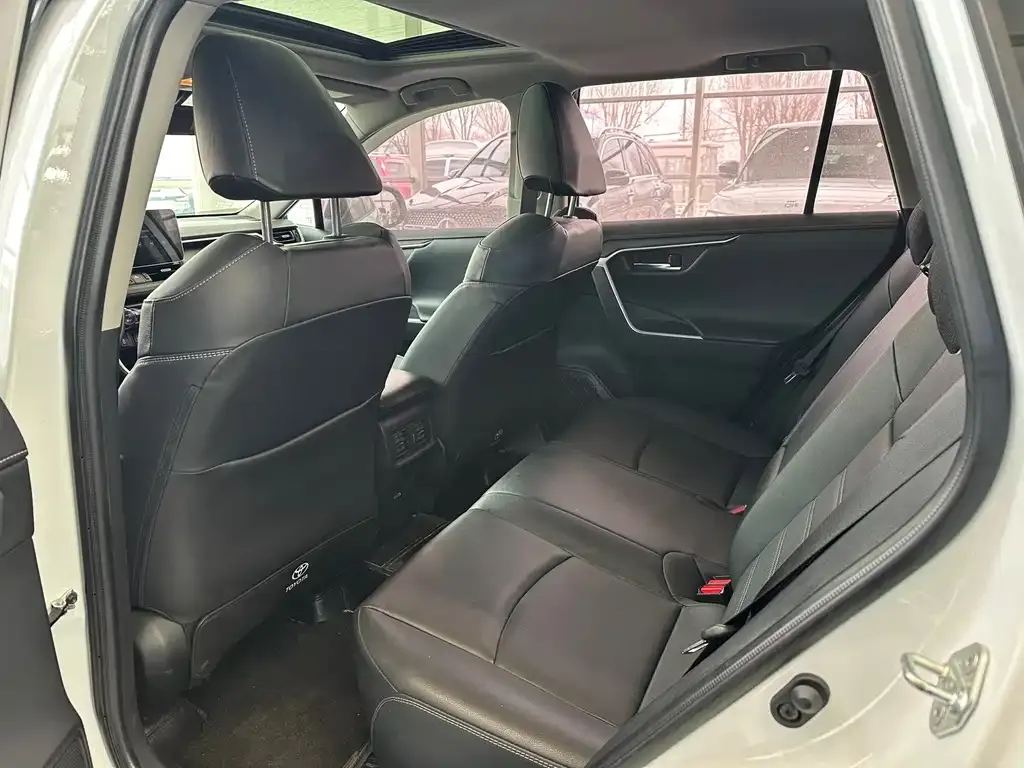 Toyota RAV4 2022 из CN, фото 5