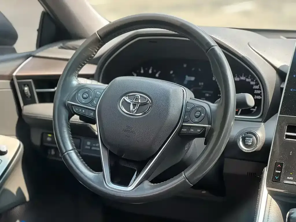 Toyota Avalon — фото 3