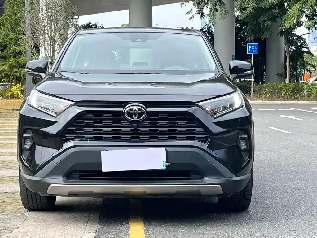 Toyota RAV4 2023 из CN, фото 5
