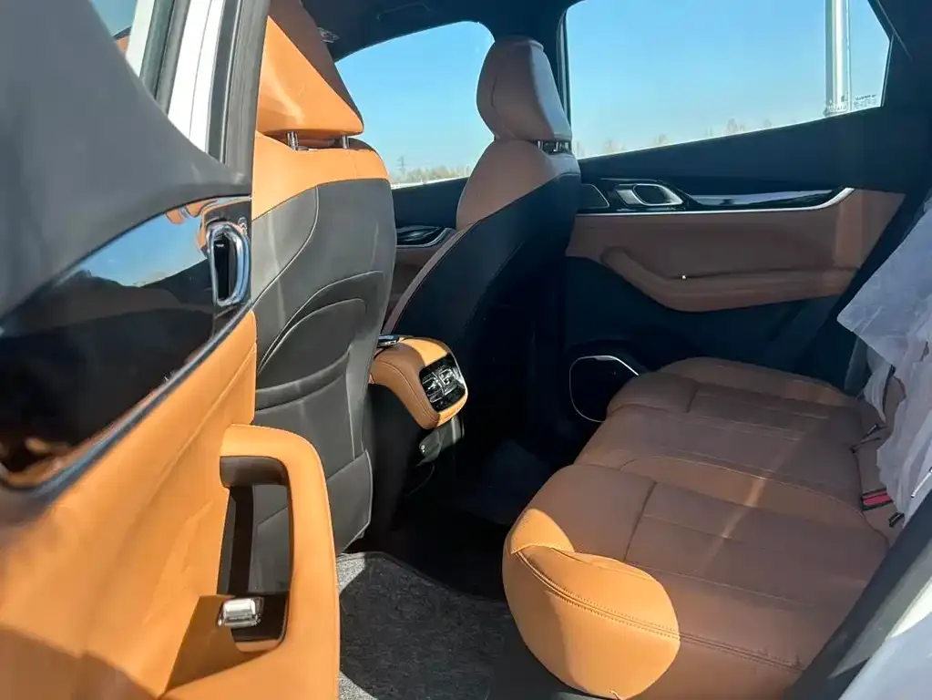 Geely Boyue L 2025 из CN, фото 2