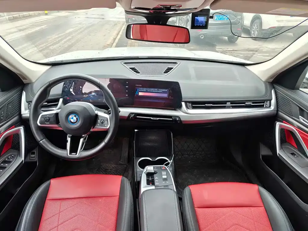 BMW iX1 2025 из CN, фото 7