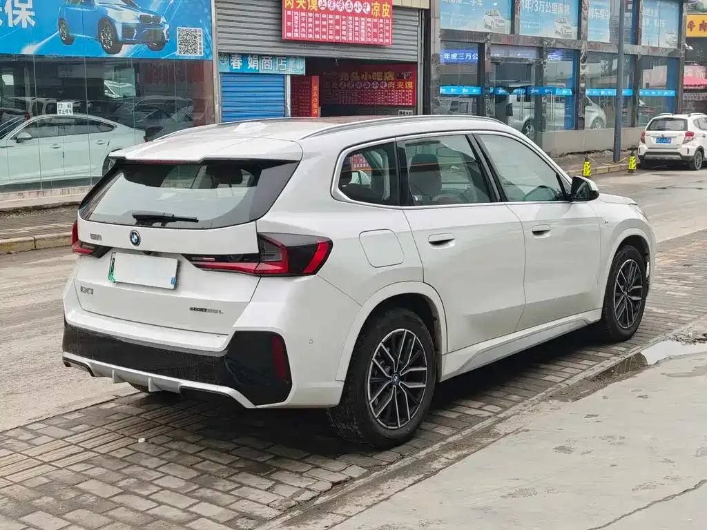 BMW iX1 2025 из CN, фото 4