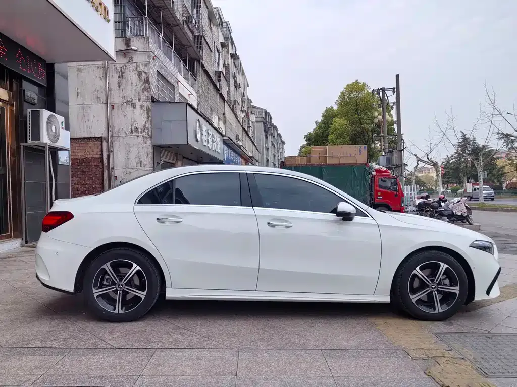 Mercedes-Benz A-Class — фото 2