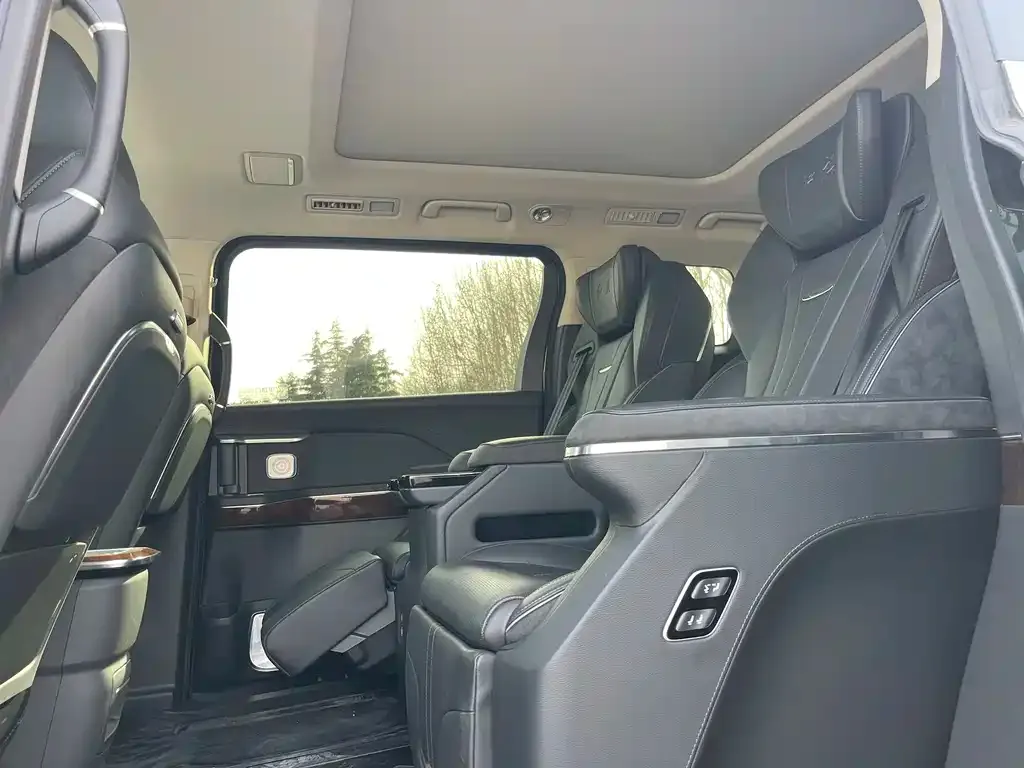 Hongqi HQ9 PHEV 2024 из CN, фото 5