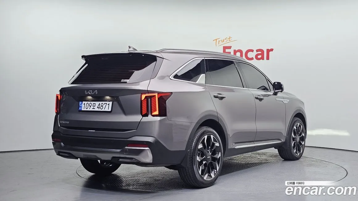 Kia Sorento — фото 6