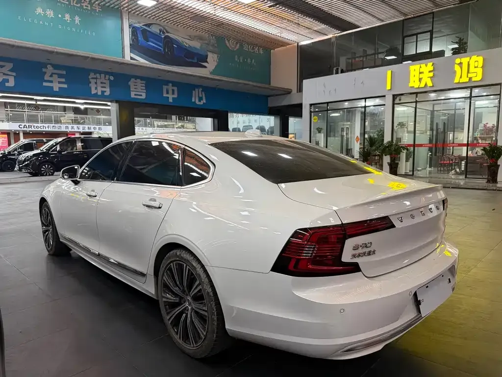 Volvo S90 2021 из CN, фото 3