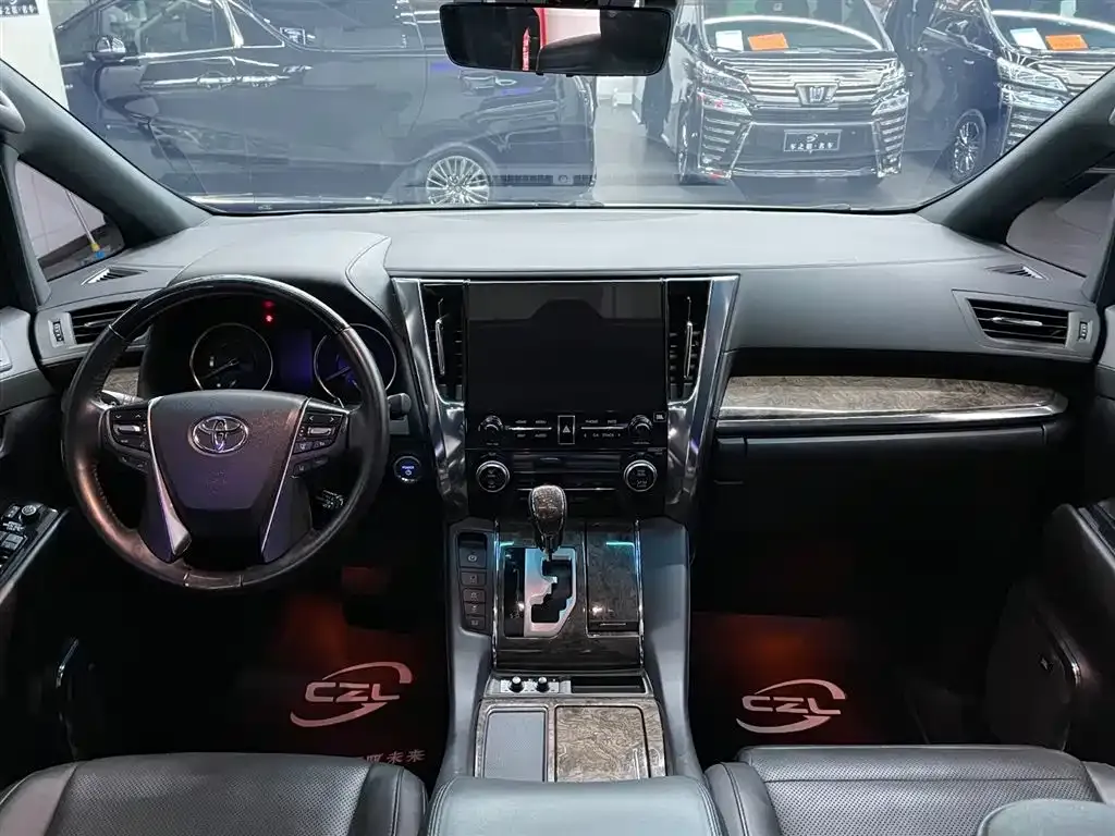 Toyota Vellfire 2023 из CN, фото 6