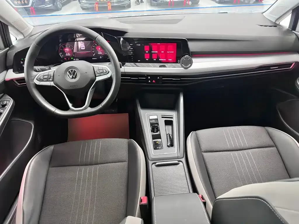 Volkswagen Golf 2022 из CN, фото 3