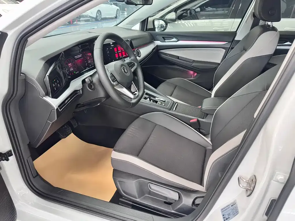 Volkswagen Golf 2022 из CN, фото 6