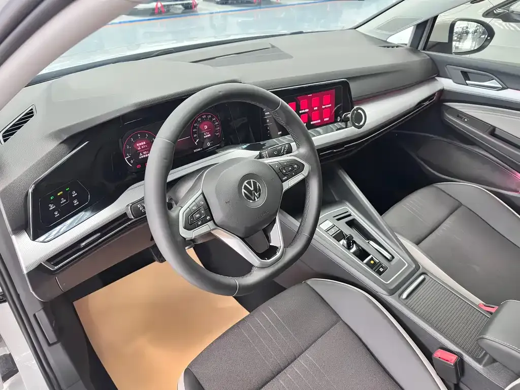 Volkswagen Golf 2022 из CN, фото 7