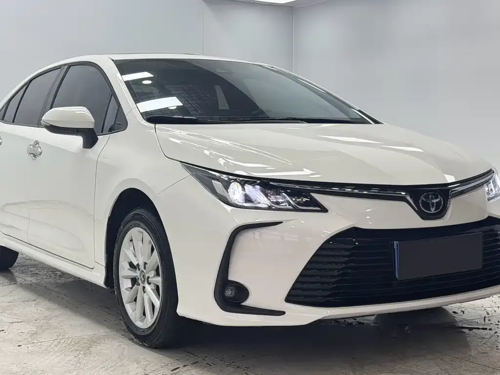 Toyota Corolla — фото 2